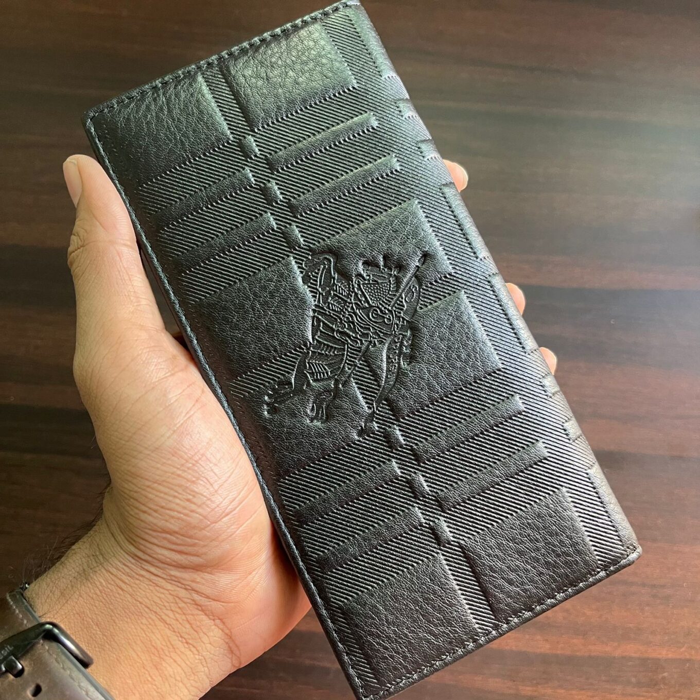 WhatsApp-Image-2021-10-08-at-17.58.25-4a9fcb34 (1) Burberry Embossed Leather Unisex Long Wallet