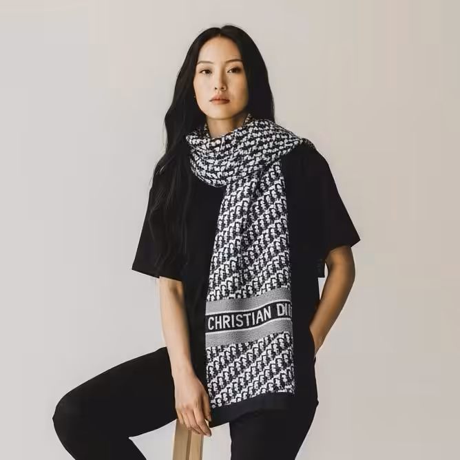 f868ffc3-835f-4646-9079-ec2dab862900 Christian Dior Basic Unisex Muffler