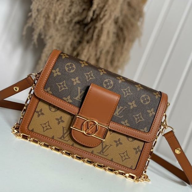 WhatsApp-Image-2022-08-13-at-17.42.58-1 Louis Vuitton Dauphine Very Premium Shoulder Bag (With Double Box)