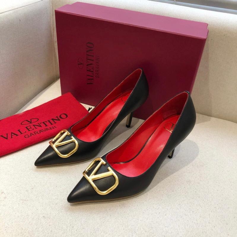 Valentino Garavani Vlogo Plaque Pointed Toe Pump