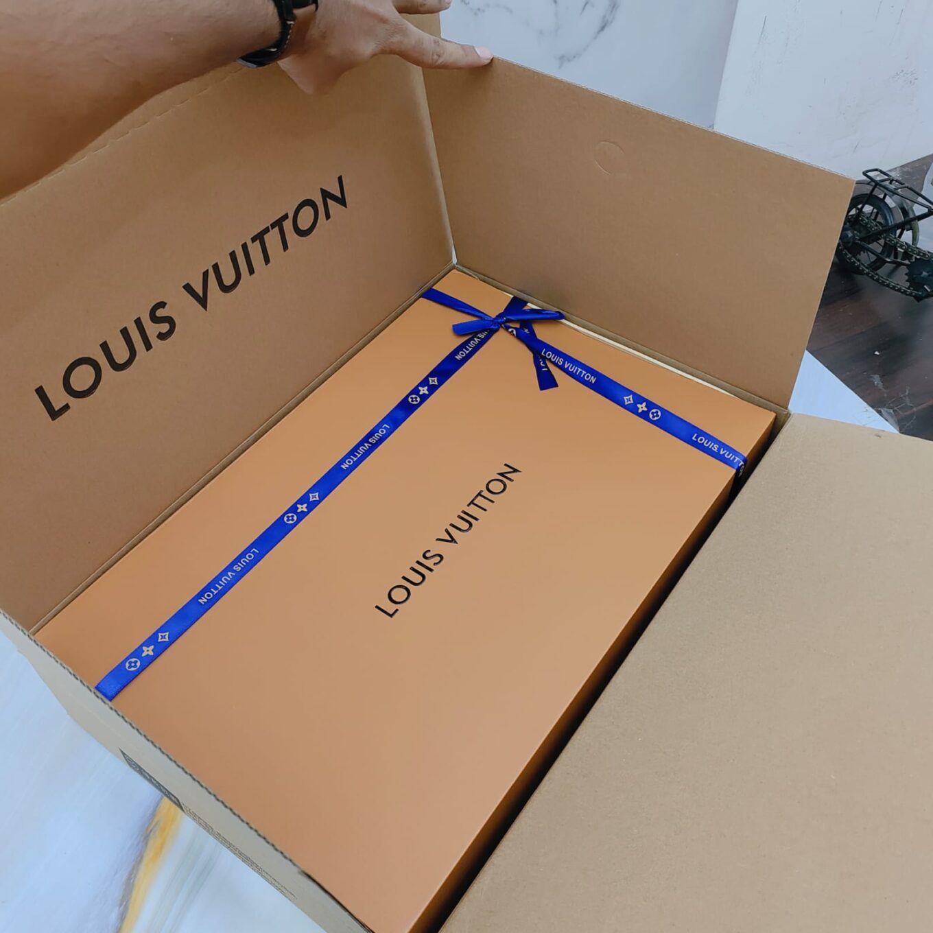 WhatsApp Image 2023-10-19 at 15.37.57_d7682715 Louis Vuitton Neverfull Beige Interior Premium Tote Bag (With Double Box)