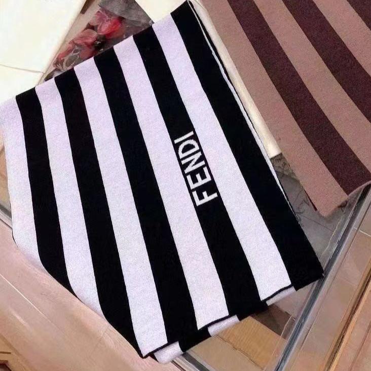 WhatsApp Image 2023-12-29 at 00.35.08_23c28014 Fendi Warm Unisex Black White Muffler