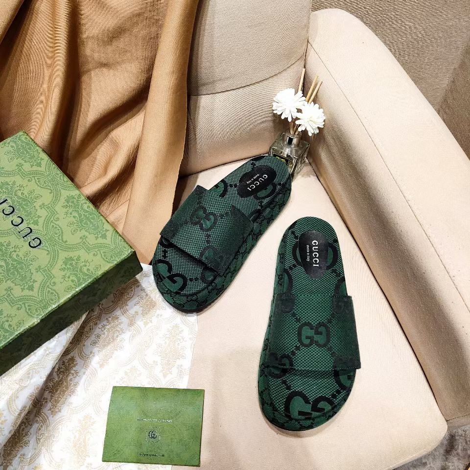Gucci GG Canvas Green Slide Sandle