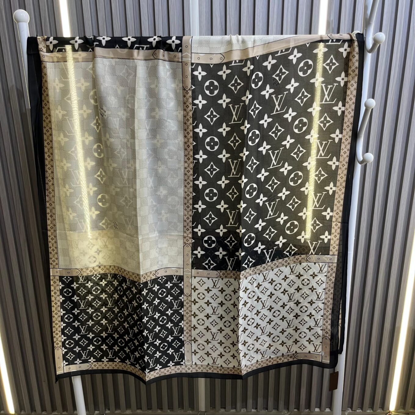 WhatsApp Image 2025-03-30 at 12.36.34 AM (1) Louis Vuitton Silk Stole