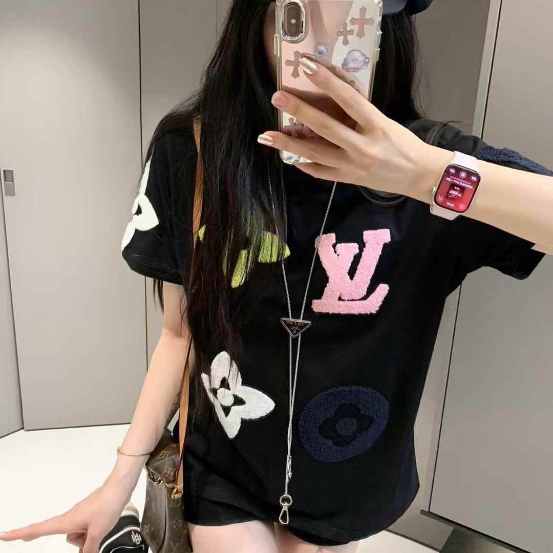 WhatsApp Image 2025-04-04 at 12.29.29 PM (1) Louis Vuitton Black T-shirt