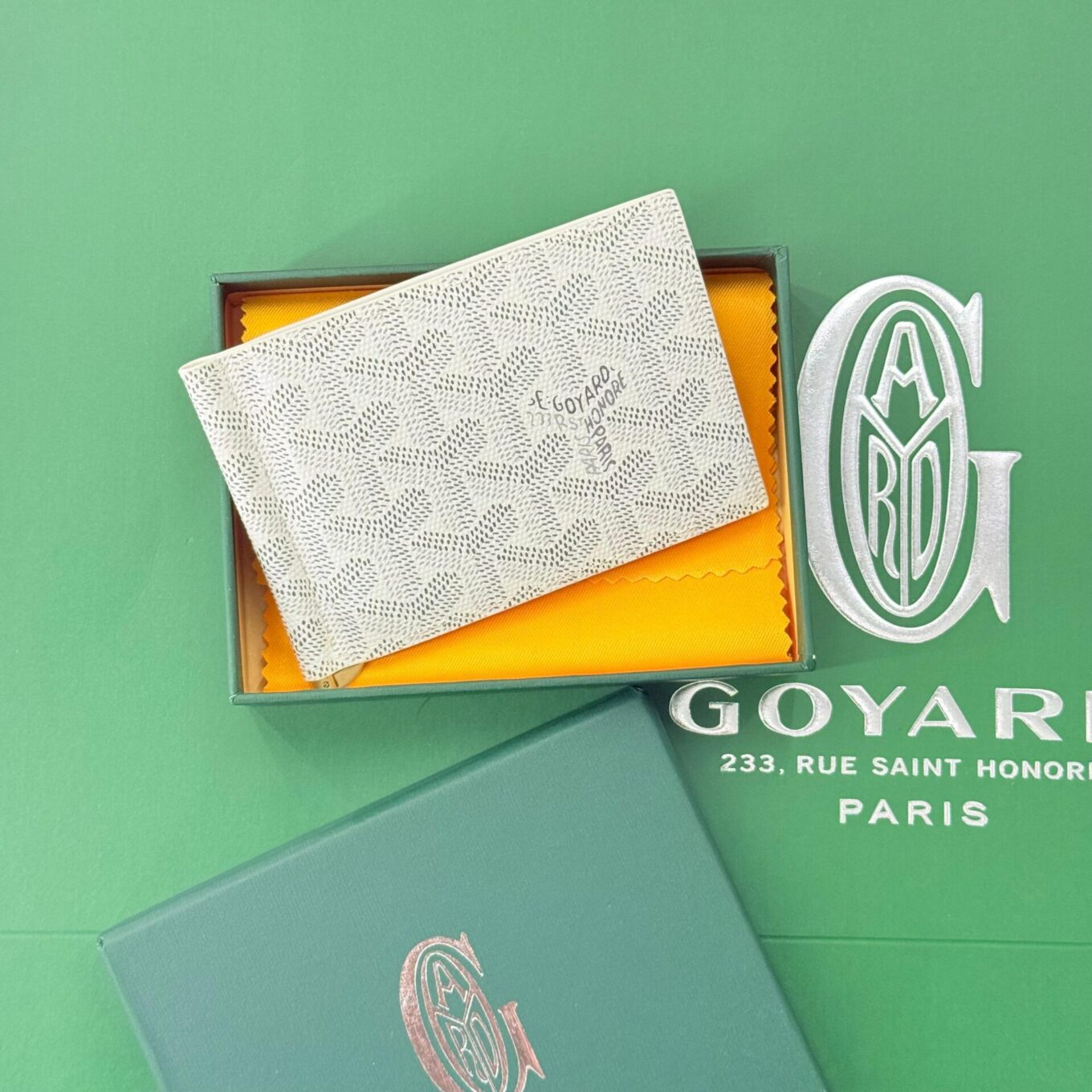 WhatsApp Image 2025-08-24 at 1.57.25 PM (1) Goyard Saint Thomas White Color Bill Fold Wallet (With Box)