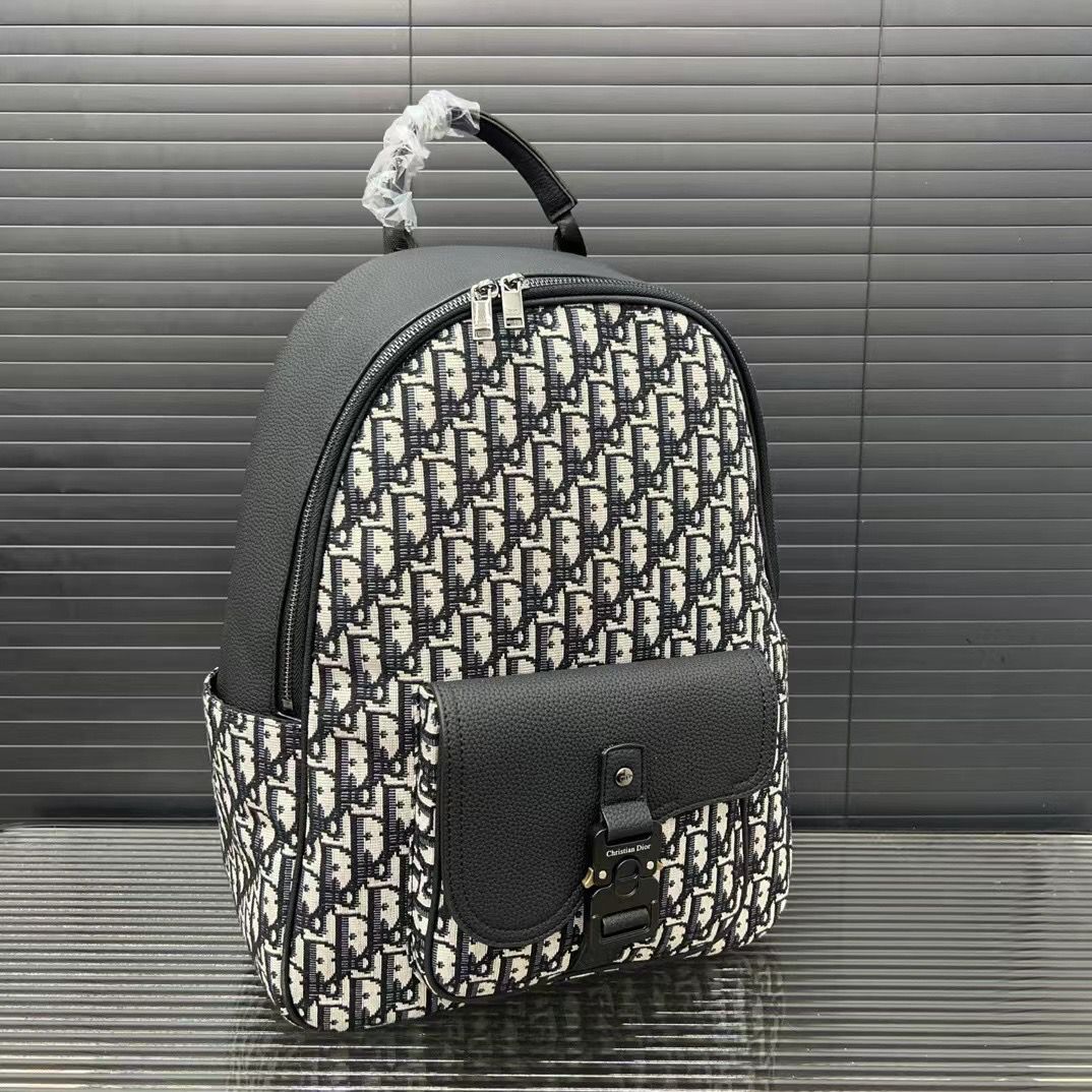 WhatsApp Image 2025-10-08 at 8.41.32 PM Dior Saddle Zip Oblique Premium Jacquard Backpack
