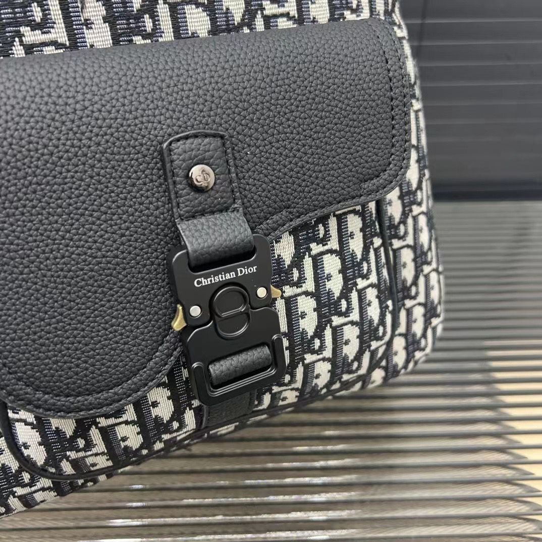 WhatsApp Image 2025-10-08 at 8.41.33 PM (2) Dior Saddle Zip Oblique Premium Jacquard Backpack