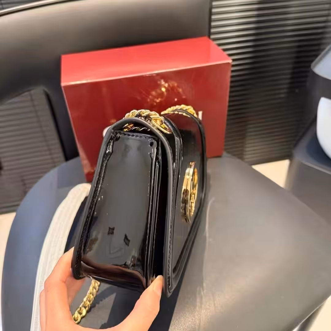 WhatsApp Image 2025-10-15 at 8.17.25 PM Gucci Blondie Glossy Black Shoulder Bag (With Box)