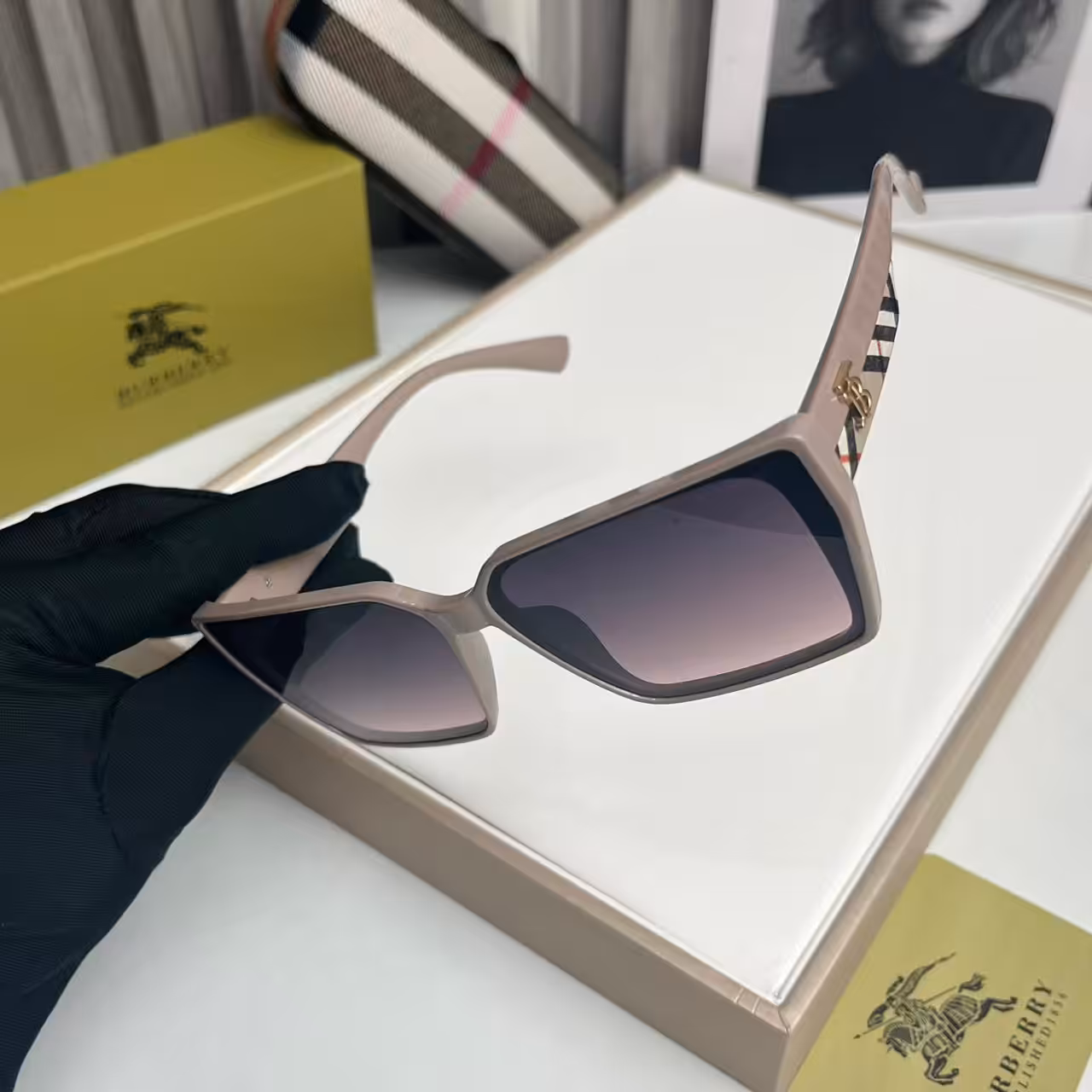 Burberry Square Gradient Sunglasses Nude Beige Frame with Gold Logo and Signature Stripe Arms